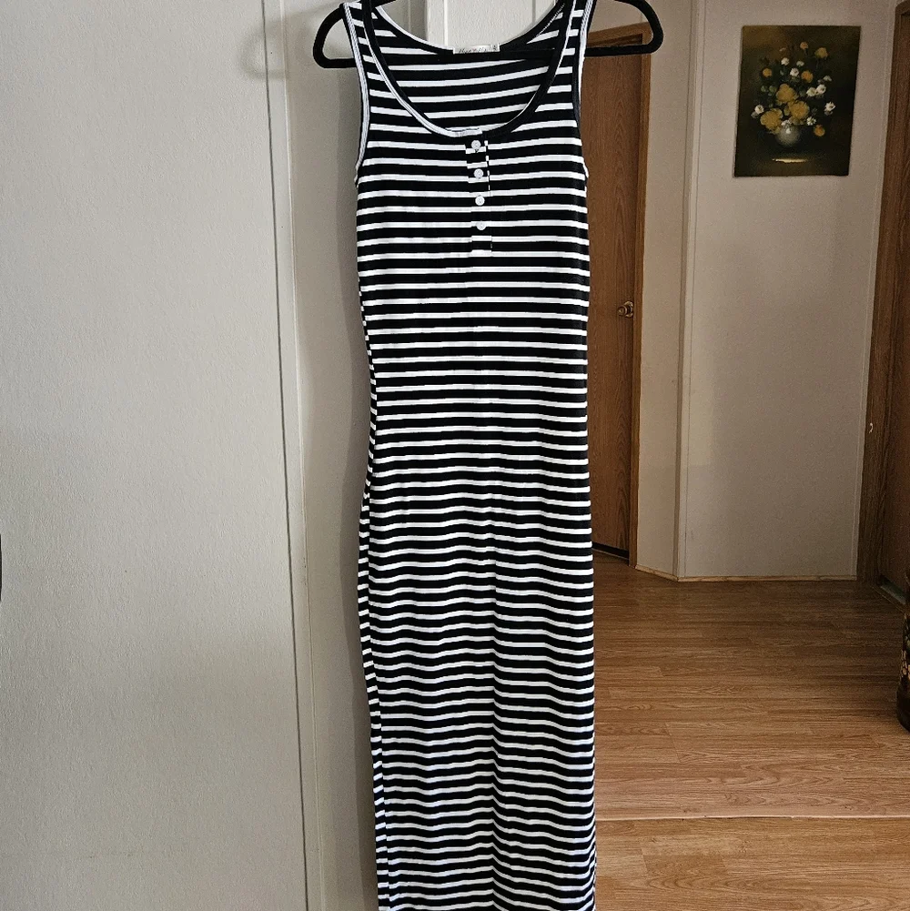 Heart & Hips Striped Maxi Dress - Picture 2 of 4
